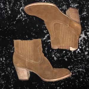 Cognac Dolce Vita Booties size 6.5